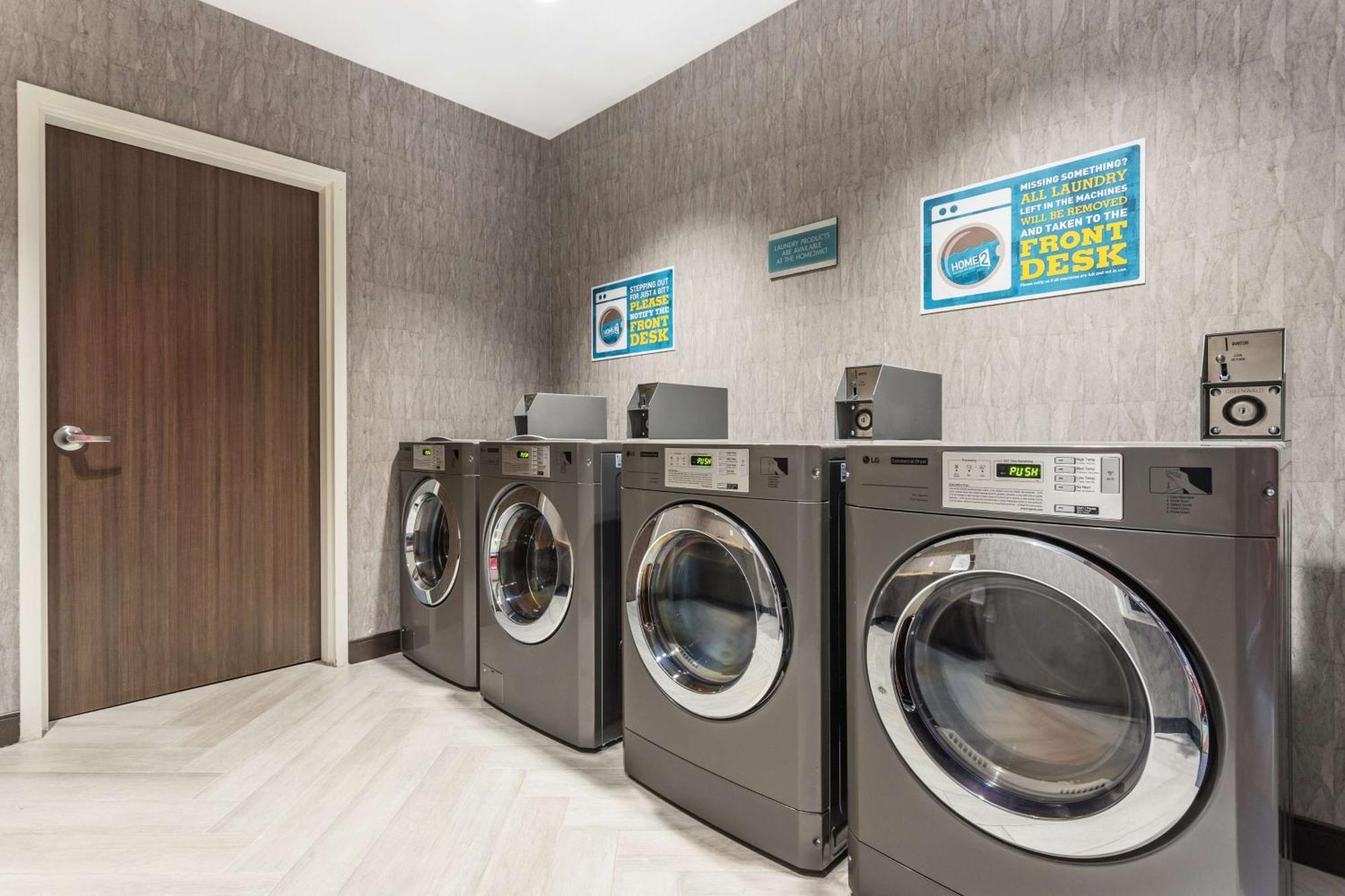 Home2 Suites By Hilton Cedar Rapids Westdale ภายนอก รูปภาพ
