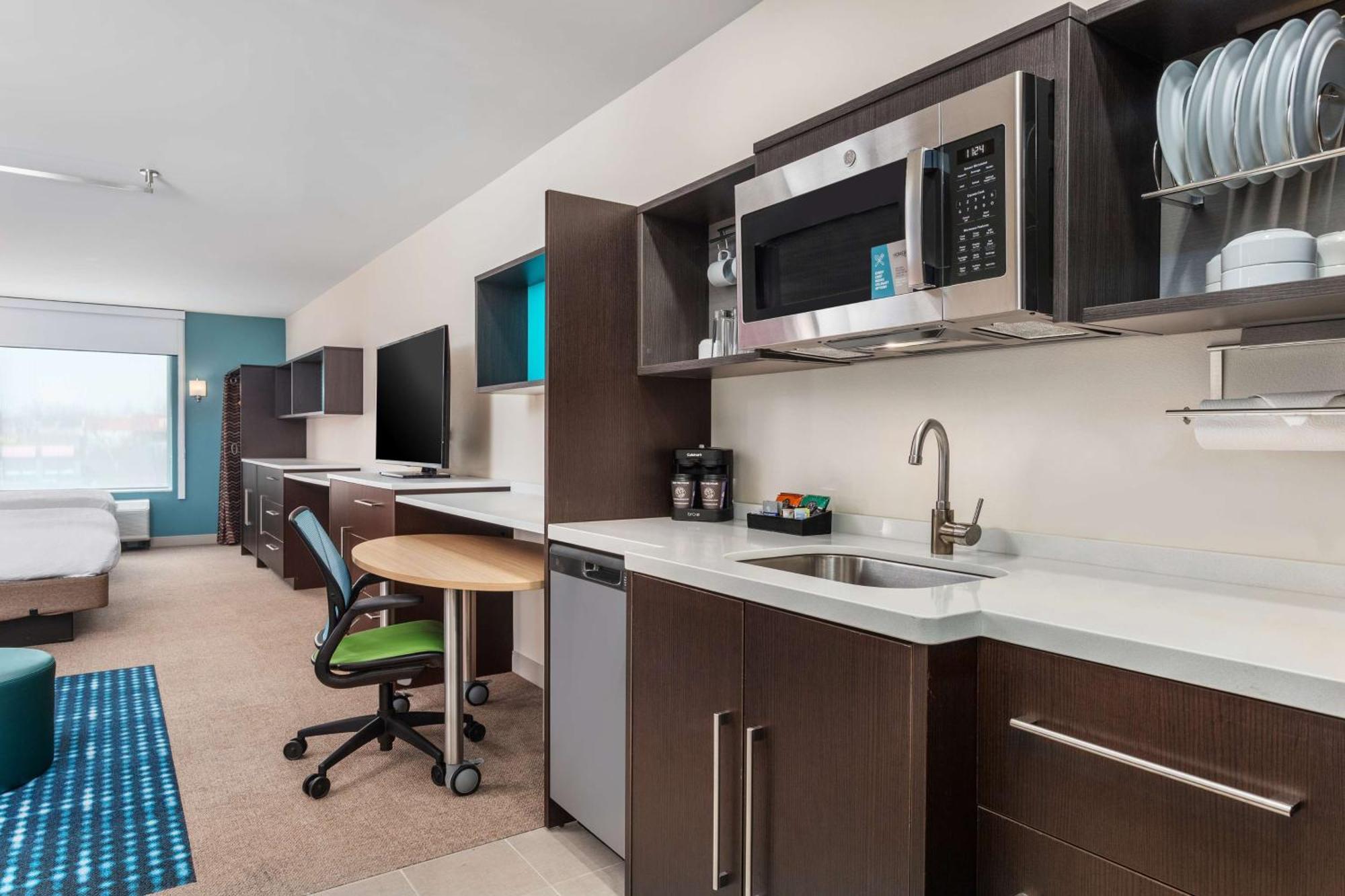 Home2 Suites By Hilton Cedar Rapids Westdale ภายนอก รูปภาพ