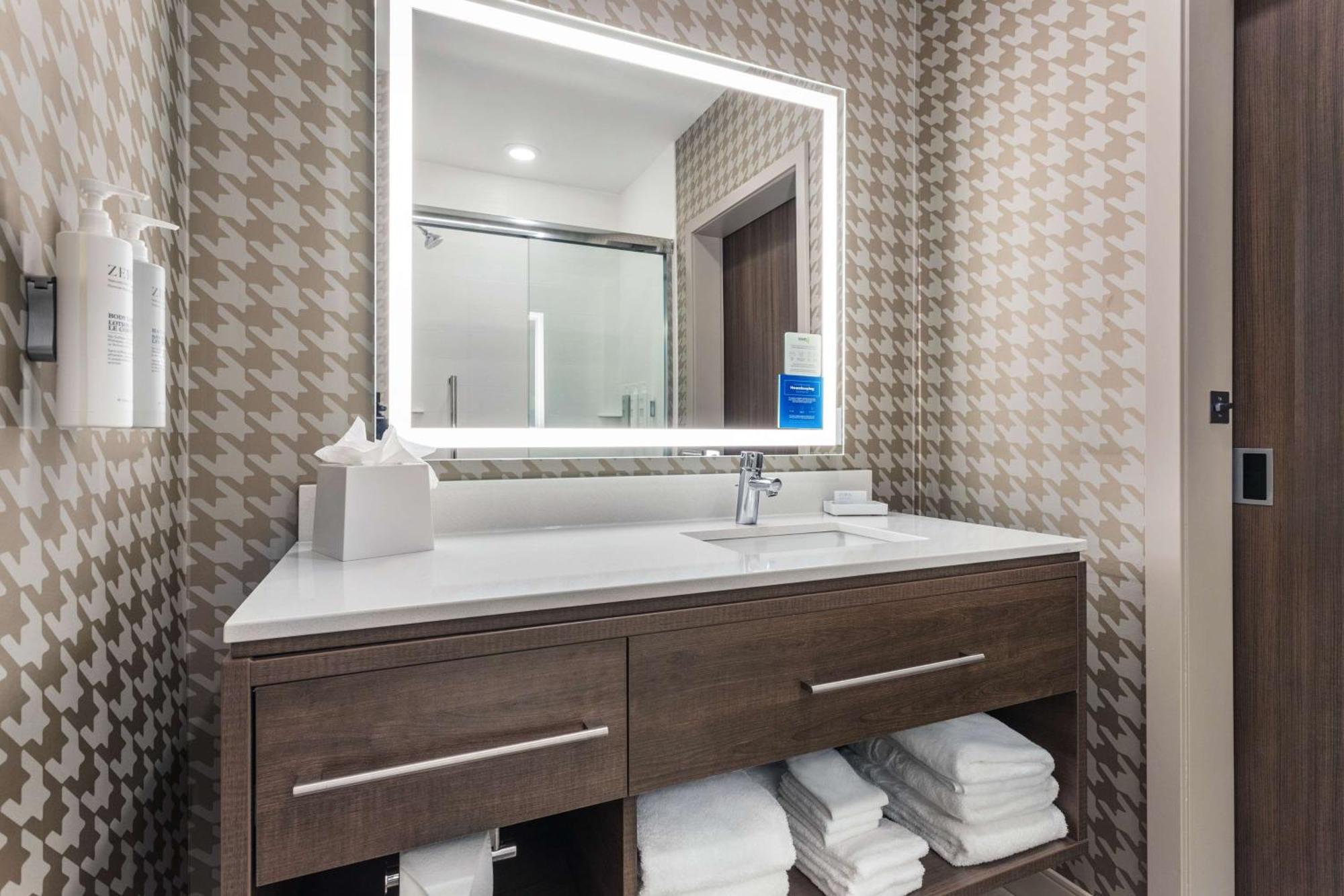 Home2 Suites By Hilton Cedar Rapids Westdale ภายนอก รูปภาพ