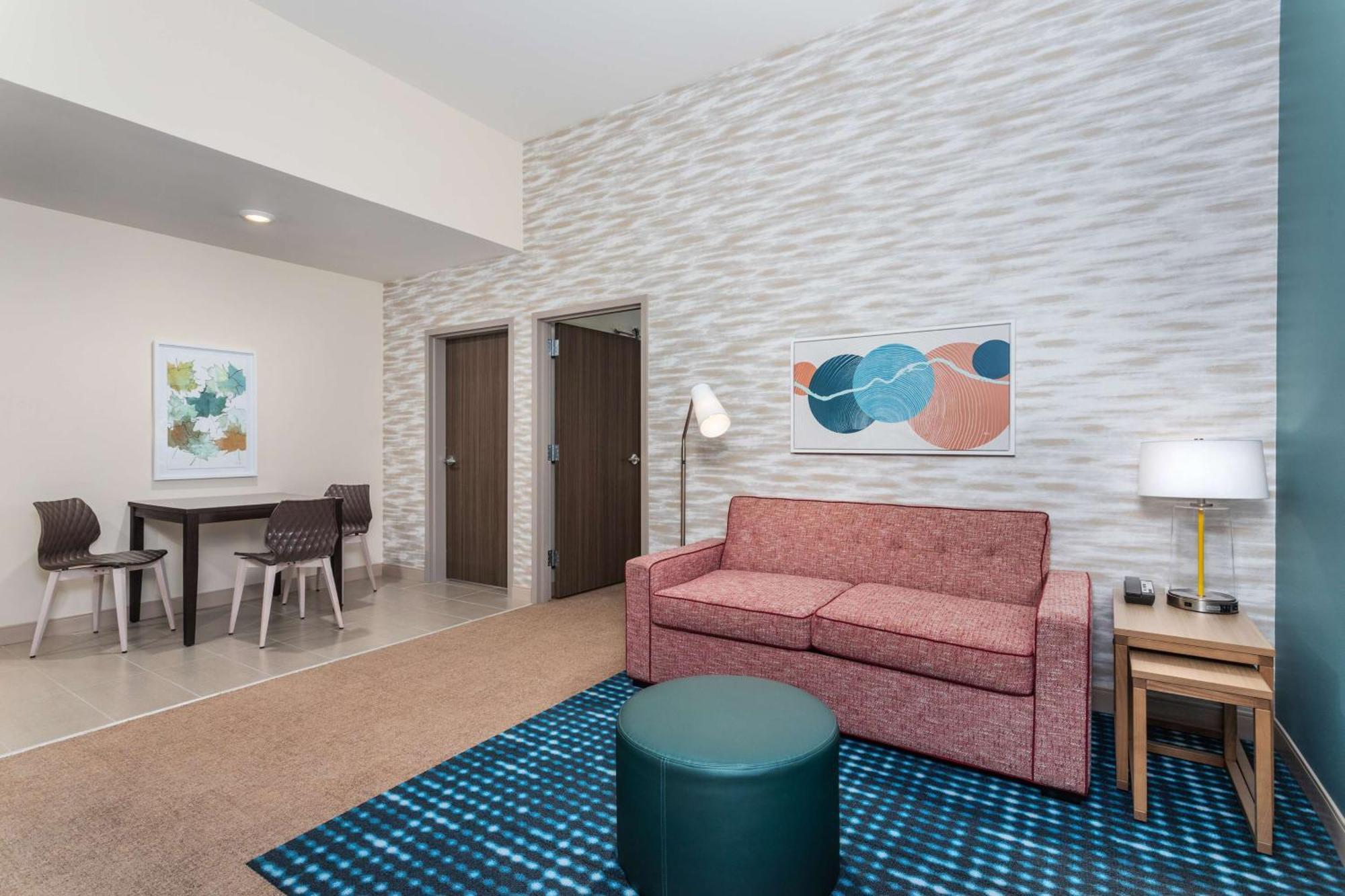 Home2 Suites By Hilton Cedar Rapids Westdale ภายนอก รูปภาพ