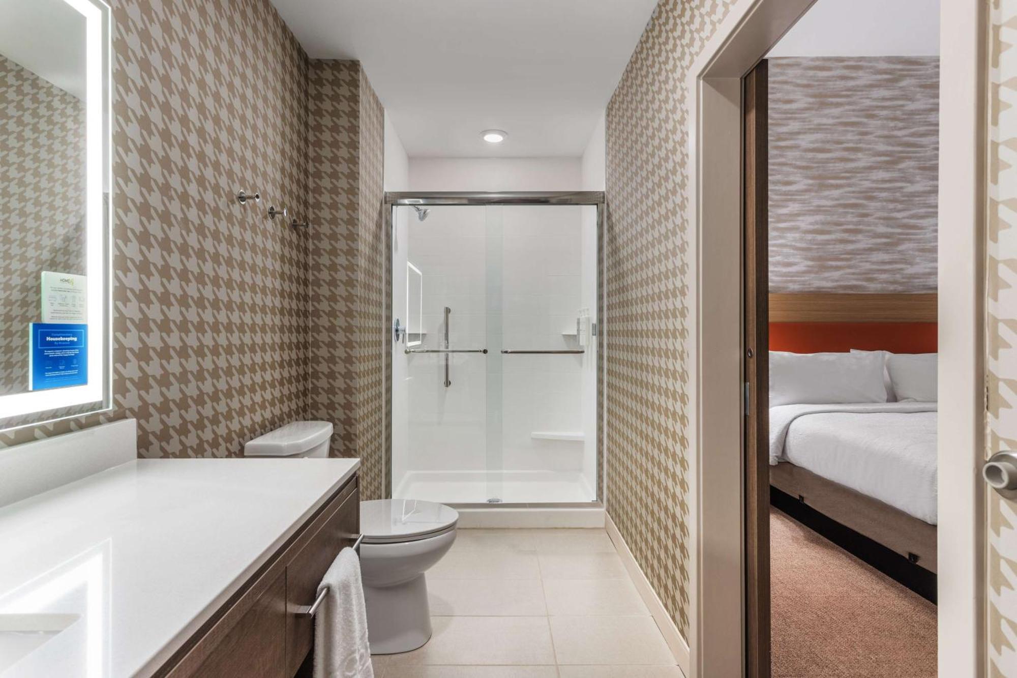 Home2 Suites By Hilton Cedar Rapids Westdale ภายนอก รูปภาพ