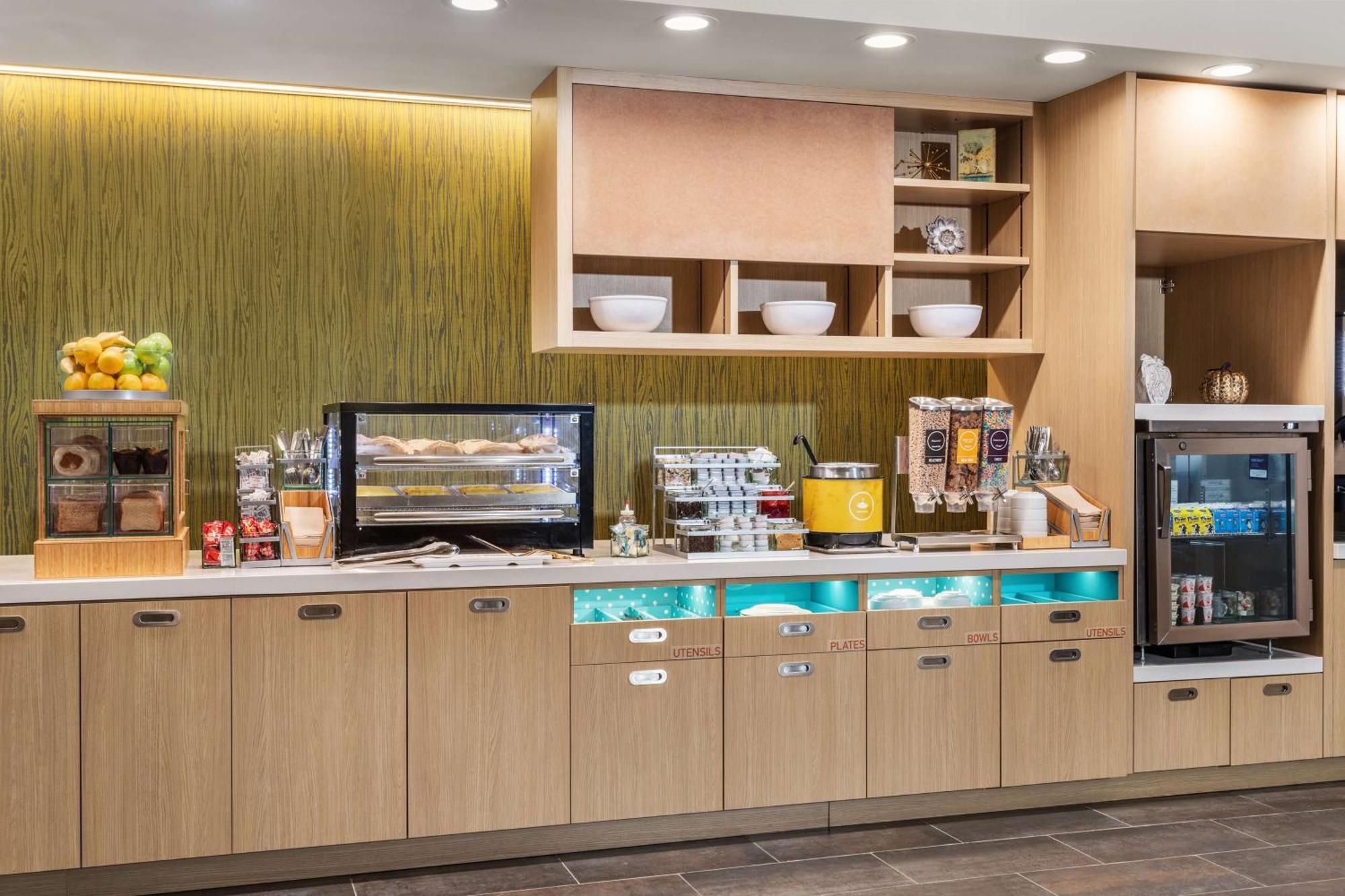 Home2 Suites By Hilton Cedar Rapids Westdale ภายนอก รูปภาพ